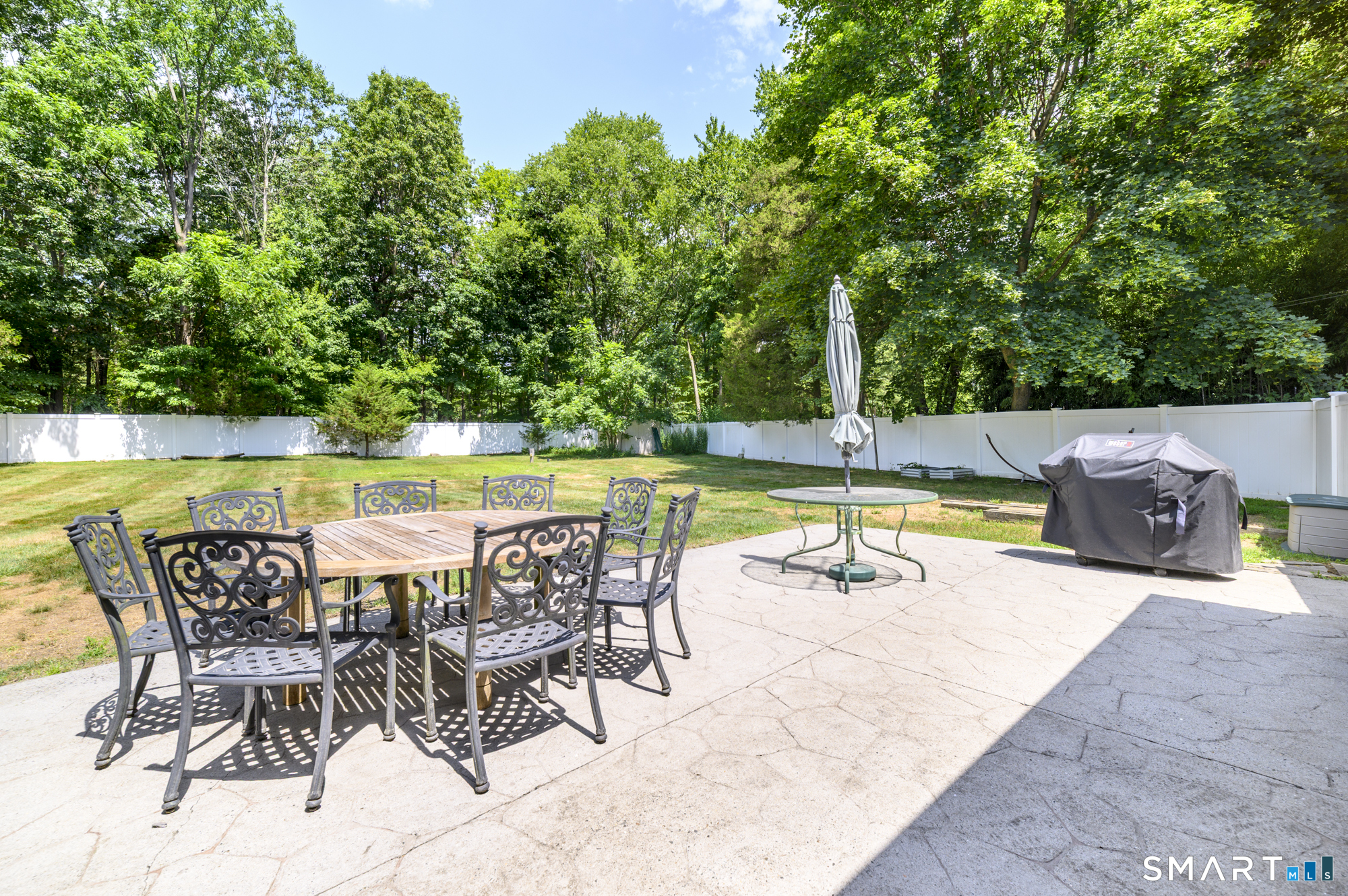 2 Thistle Road Norwalk, CT 06851 - Photo 32 of 39