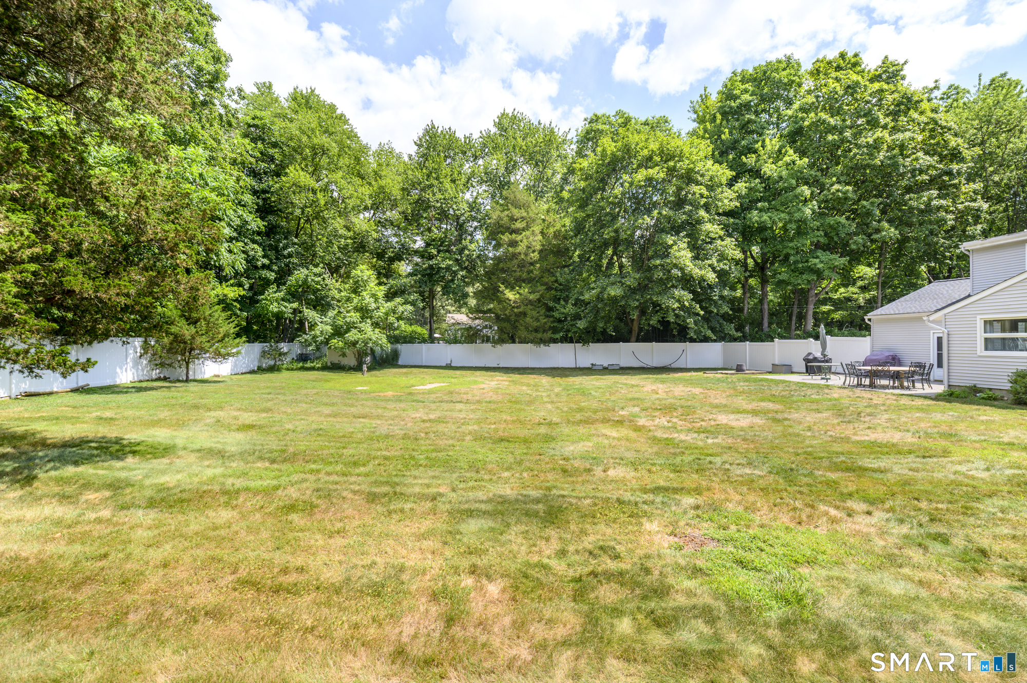 2 Thistle Road Norwalk, CT 06851 - Photo 35 of 39