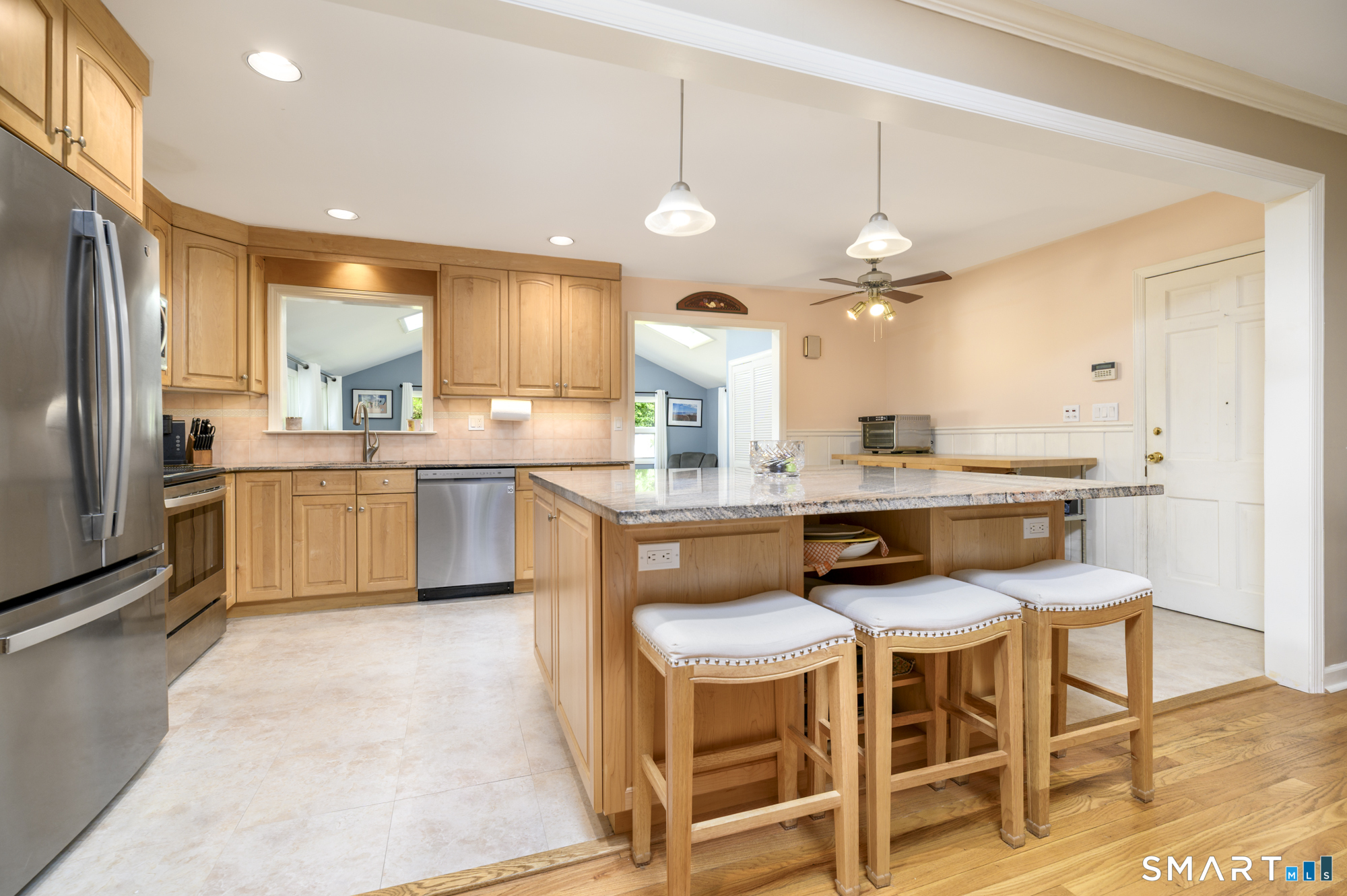 2 Thistle Road Norwalk, CT 06851 - Photo 9 of 39