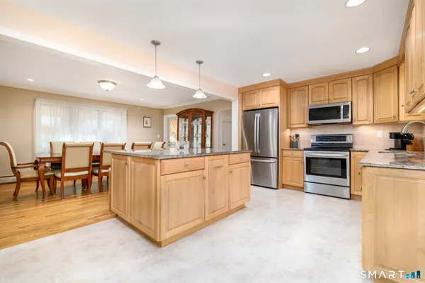 $845,000 | 2 Thistle Road, Norwalk, CT 06851