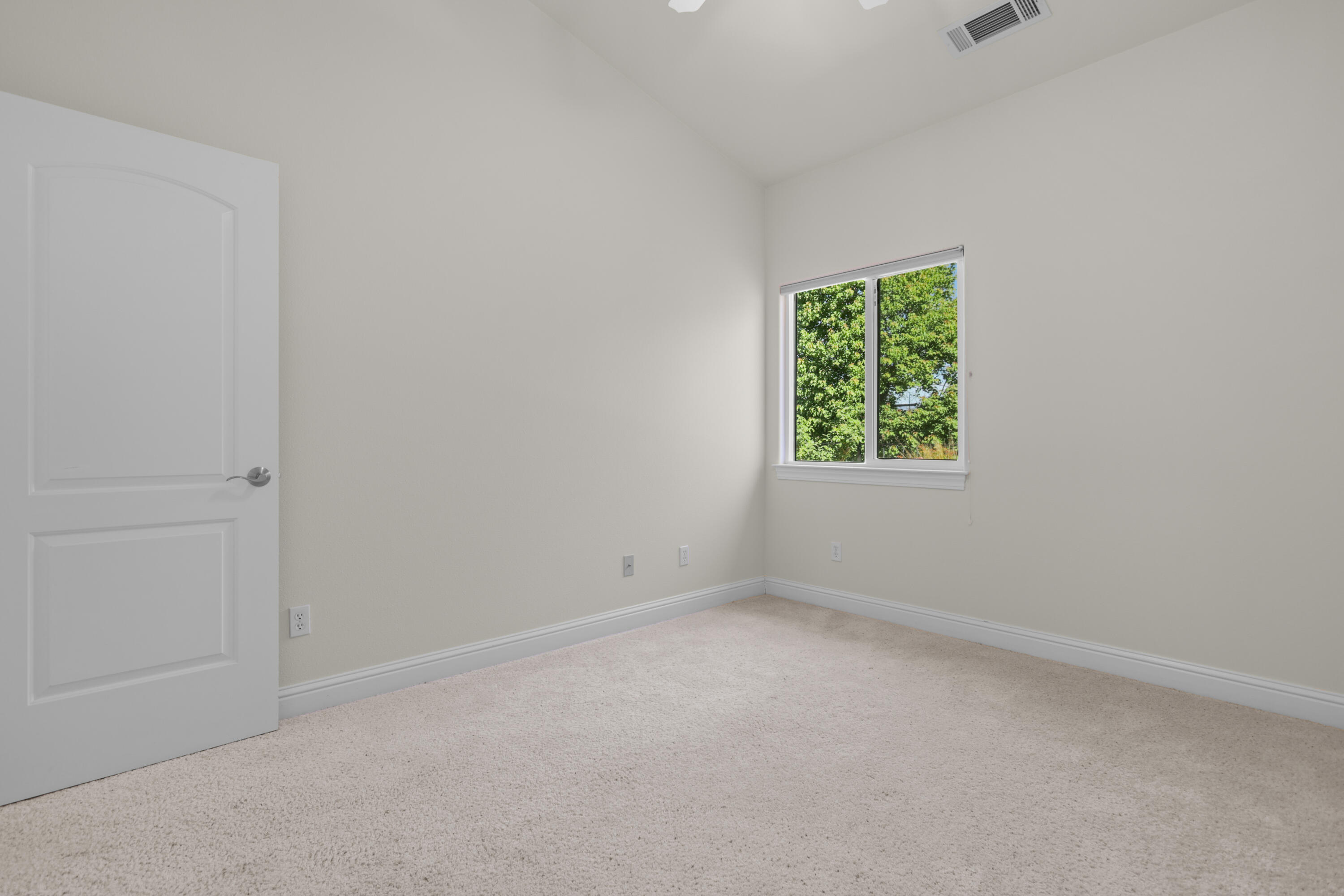 2110 Cadjew Street Redding, CA 96003 - Photo 48 of 62 36-print-8Q0A2572