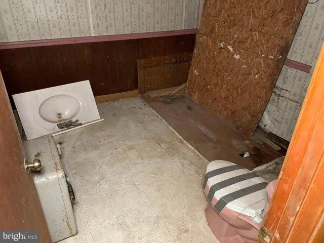 a view of a entryway door of the house