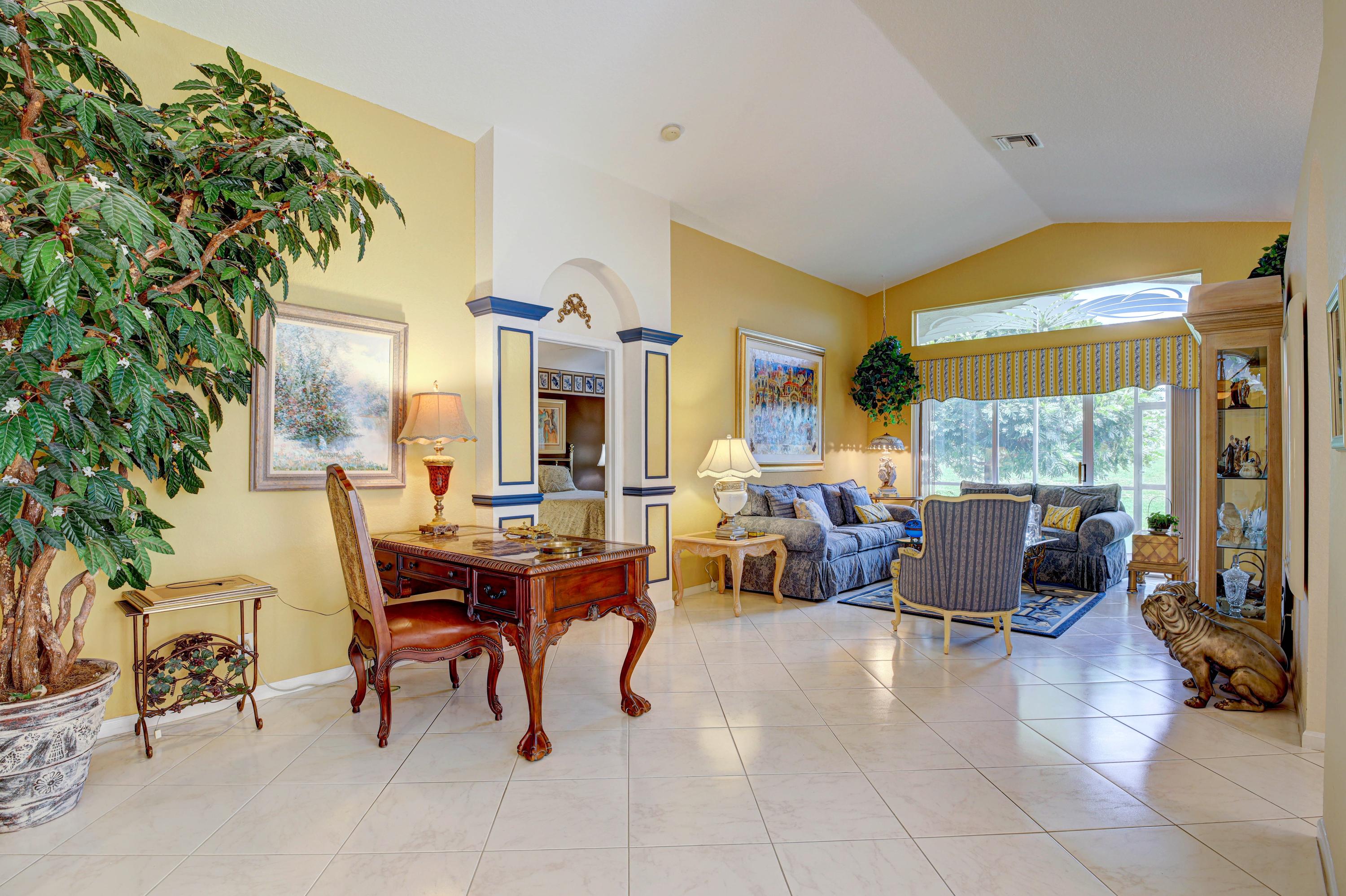 6709 Sun River Road Boynton Beach, FL 33437 - Photo 4 of 51 Living Room