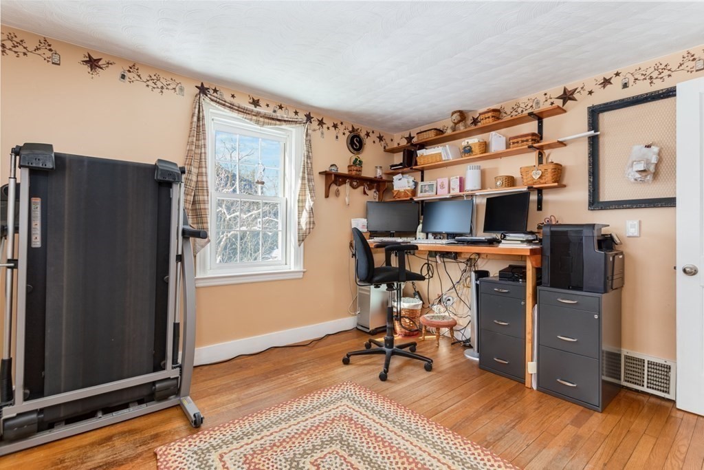 74 Wescroft Road Reading, MA 01867 - Photo 15 of 36 Gallery Image 15