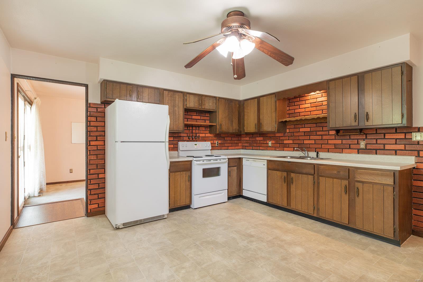 910 Long Branch Road Troy, IL 62294 - Photo 11 of 49 Gallery Image 11