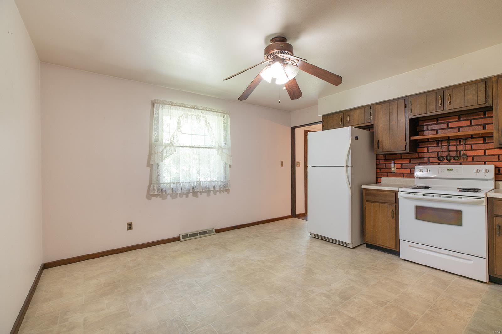 910 Long Branch Road Troy, IL 62294 - Photo 13 of 49 Gallery Image 13