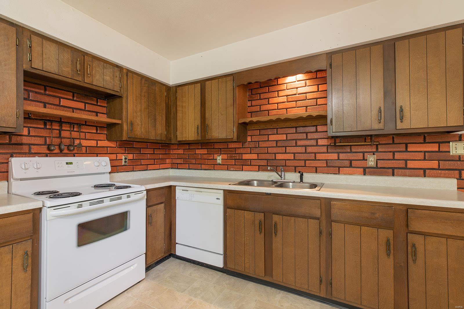 910 Long Branch Road Troy, IL 62294 - Photo 14 of 49 Gallery Image 14