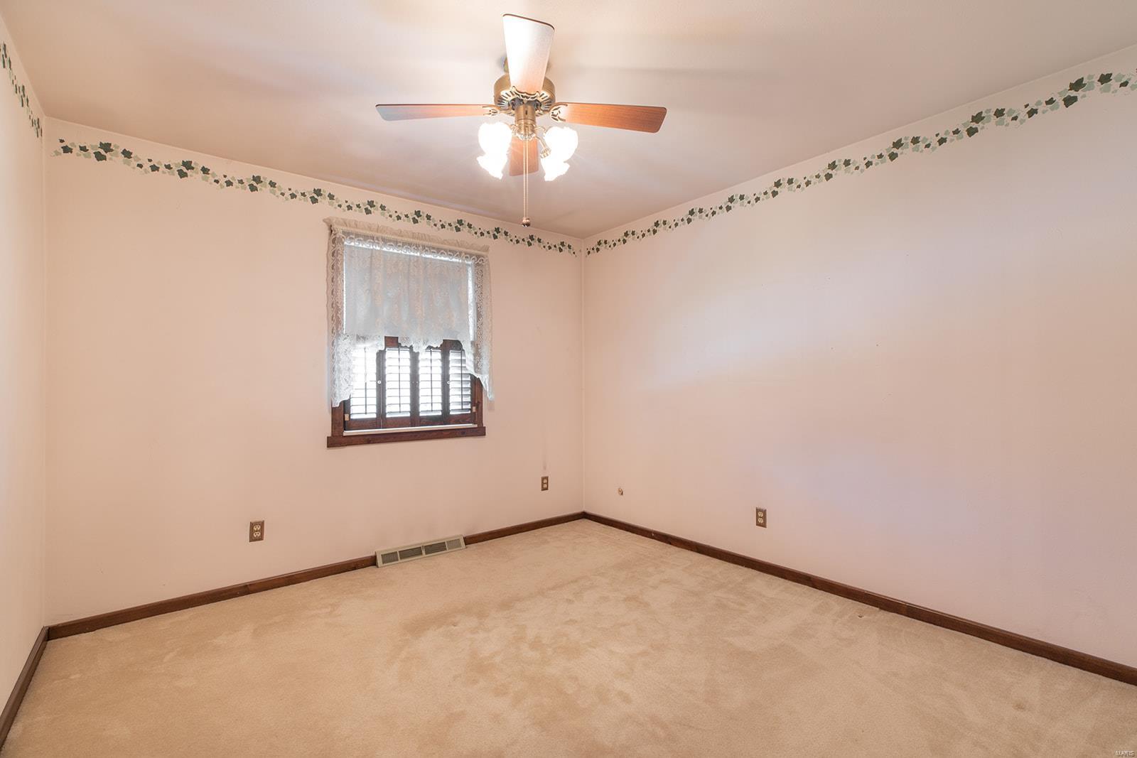 910 Long Branch Road Troy, IL 62294 - Photo 20 of 49 Gallery Image 20