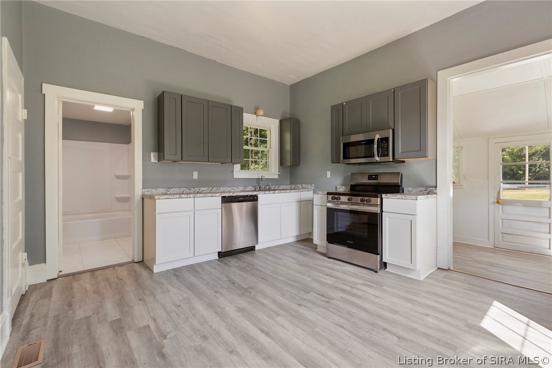 758 Riley Street Sellersburg, IN 47172 - Photo 9 of 22