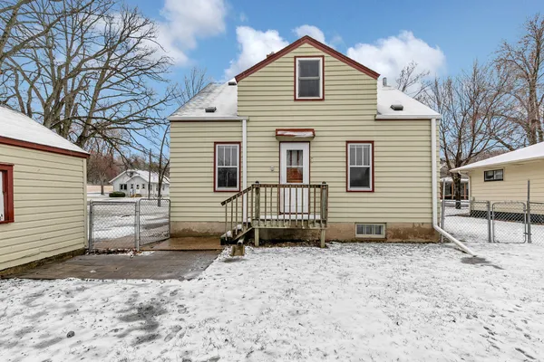 $209,898 | 226 4th Street East, Rockville, MN 56369