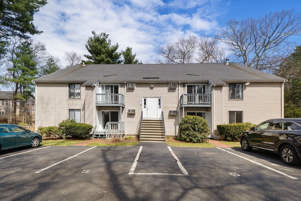 165 R Chestnut Street, Unit 2 Foxboro, MA 02035 - Photo 2 of 17