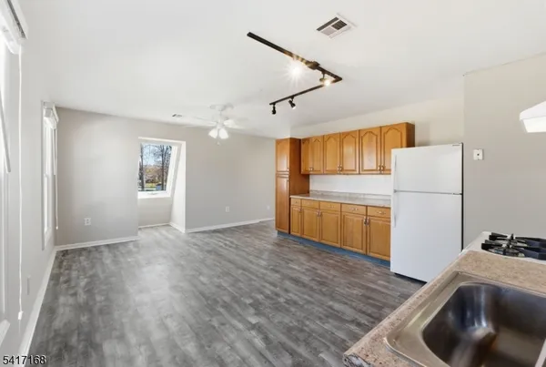 $2,400 | 42 Cook Avenue, Unit 5, Madison, NJ 07940