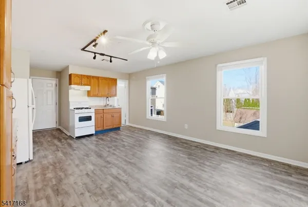 $2,400 | 42 Cook Avenue, Unit 5, Madison, NJ 07940