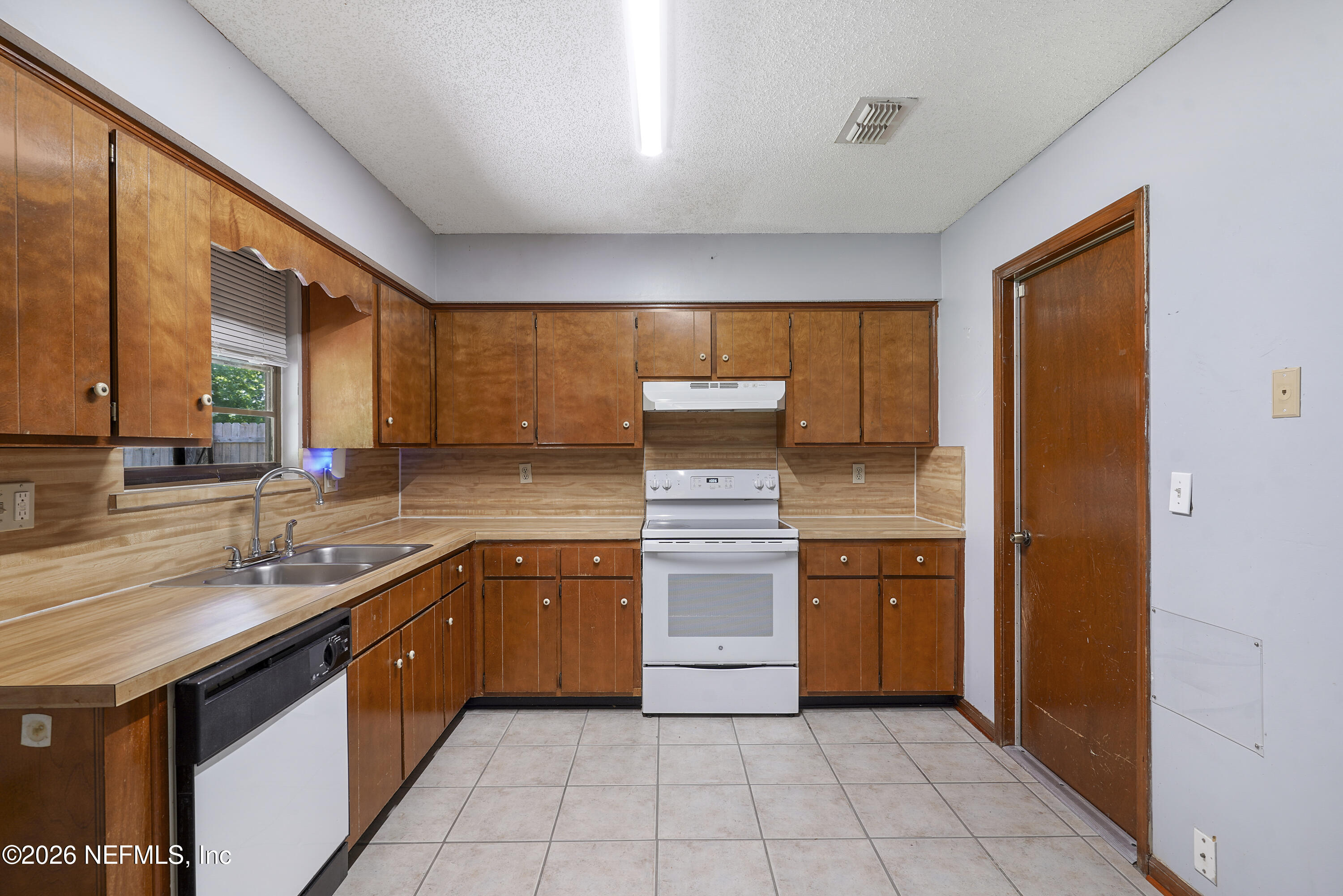 1790 Killarn Circle Middleburg, FL 32068 - Photo 12 of 43 Kitchen