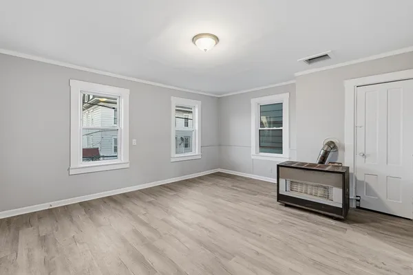 $2,100 | 255 Rodman Street, Unit 3, Fall River, MA 02721