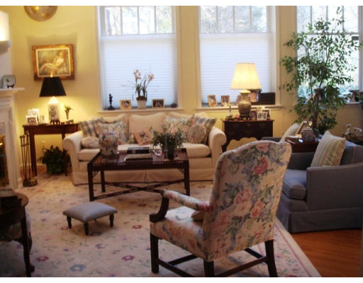 63 Garden Road, Unit G5 Wellesley, MA 02481 - Photo 7 of 19 a living room with furniture and a potted plant