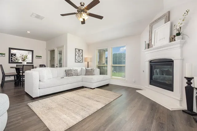 $370,000 | 7405 Twisted Thicket Lane, Aubrey, TX 76227