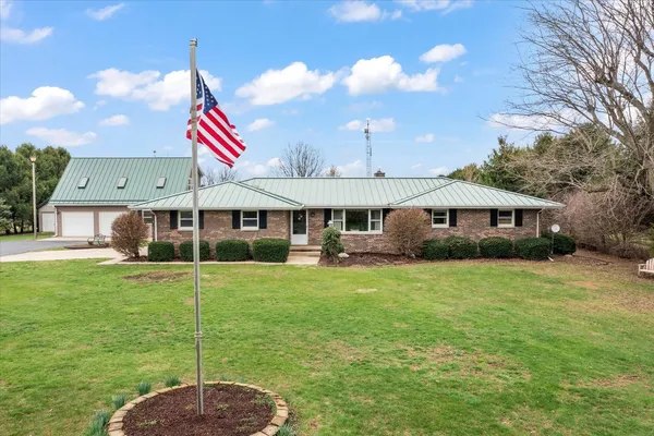 $305,000 | 14540 East 3400 N Road, Rossville, IL 60963