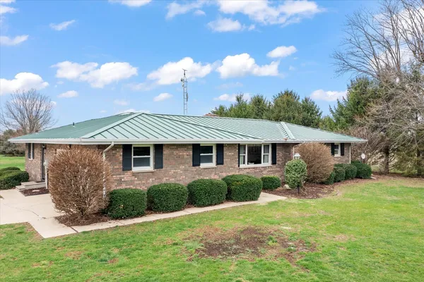 $305,000 | 14540 East 3400 N Road, Rossville, IL 60963