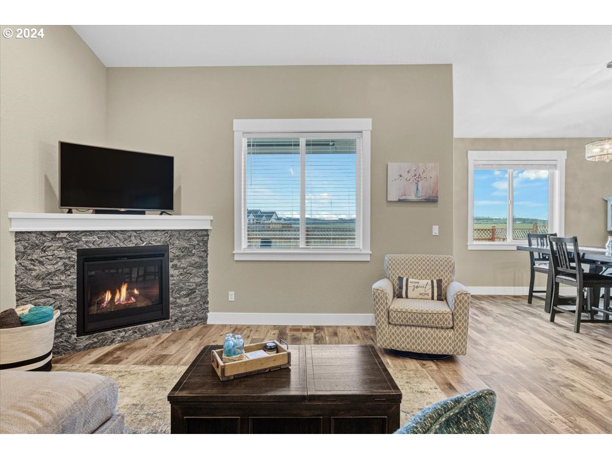 1071 Chestnut Street Independence, OR 97351 - Photo 5 of 39 Gallery Image 5