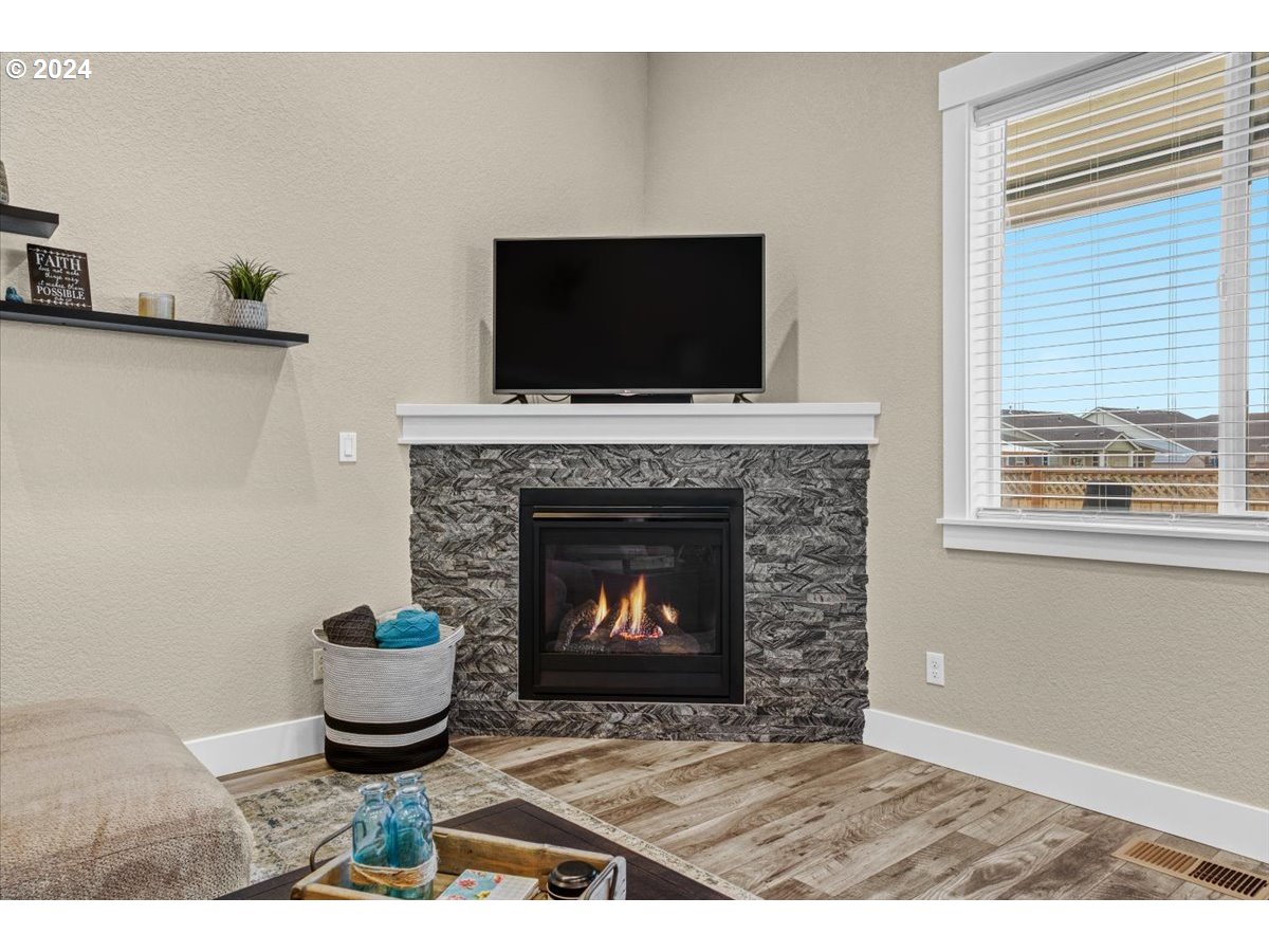 1071 Chestnut Street Independence, OR 97351 - Photo 8 of 39 Gallery Image 8