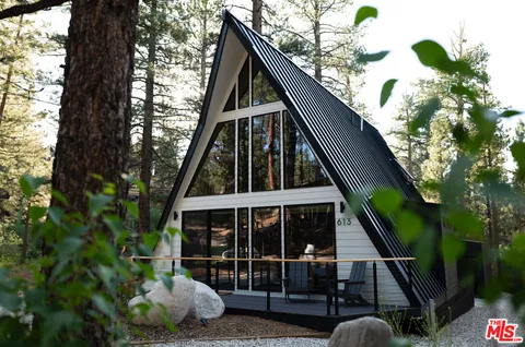 $1,275,000 | 613 Rose Hill Drive, Big Bear City, CA 92314