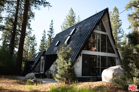 $1,275,000 | 613 Rose Hill Drive, Big Bear City, CA 92314