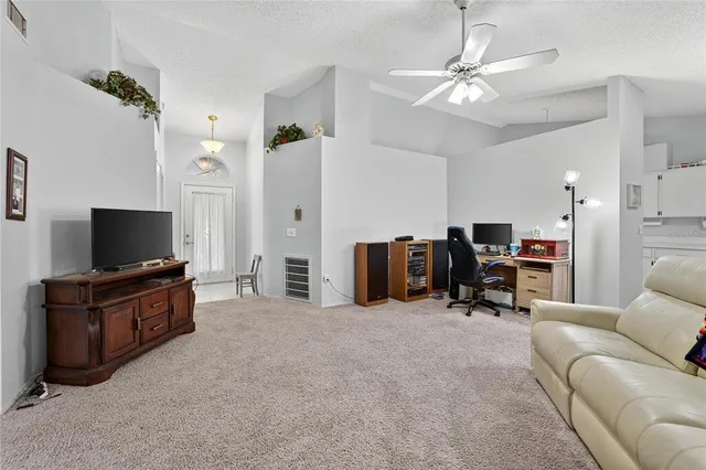 $350,000 | 204 Sugar Creek Drive, Plant City, FL 33563