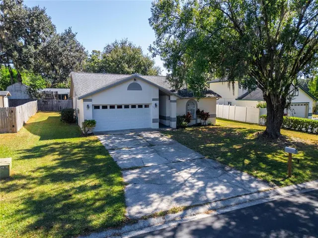 $350,000 | 204 Sugar Creek Drive, Plant City, FL 33563