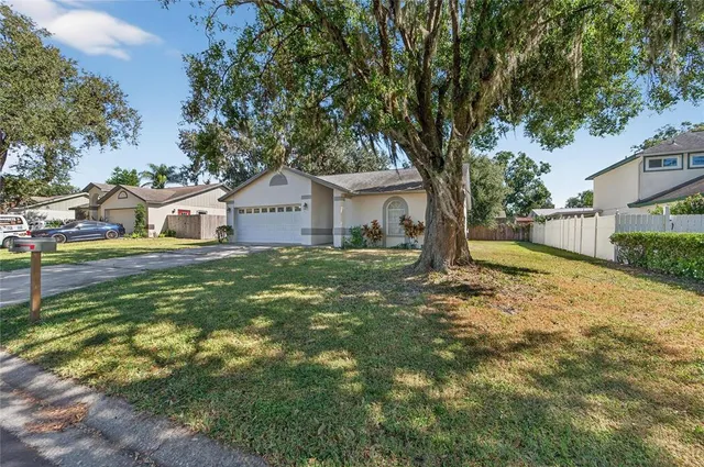 $350,000 | 204 Sugar Creek Drive, Plant City, FL 33563