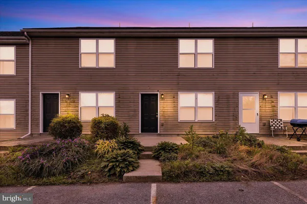 $1,650 | 150 Front Street, Akron, PA 17501