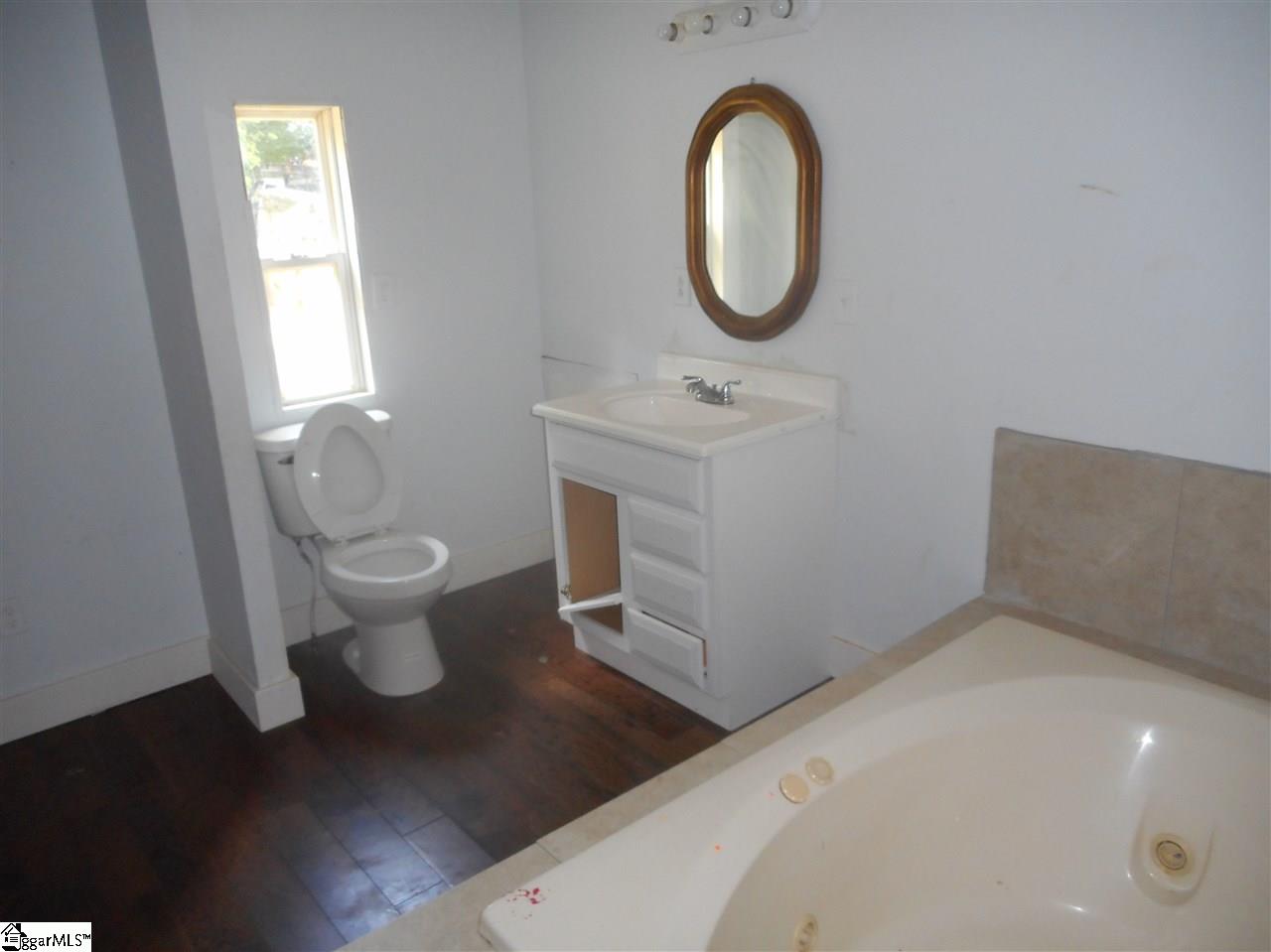 2271 Fews Chapel Road Greer, SC 29651 - Photo 6 of 10