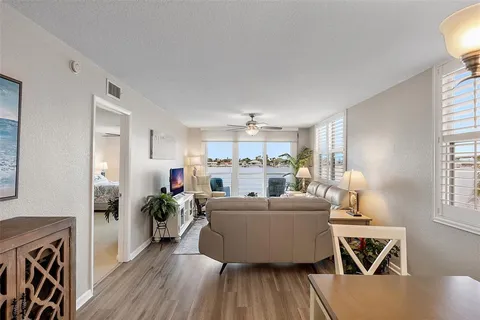 $539,000 | 6085 Bahia Del Mar Circle, Unit 272, St. Petersburg, FL 33715