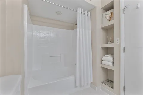 $539,000 | 6085 Bahia Del Mar Circle, Unit 272, St. Petersburg, FL 33715