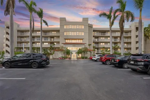 $539,000 | 6085 Bahia Del Mar Circle, Unit 272, St. Petersburg, FL 33715