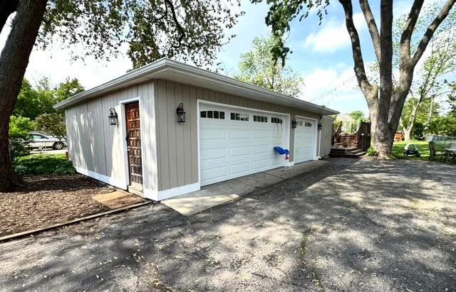 $3,200 | 638 South Oakland Avenue, Villa Park, IL 60181