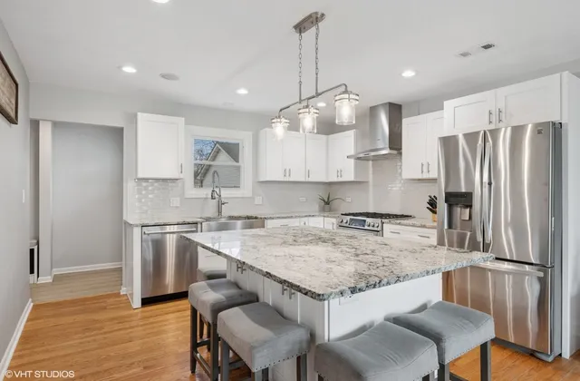 $3,200 | 638 South Oakland Avenue, Villa Park, IL 60181