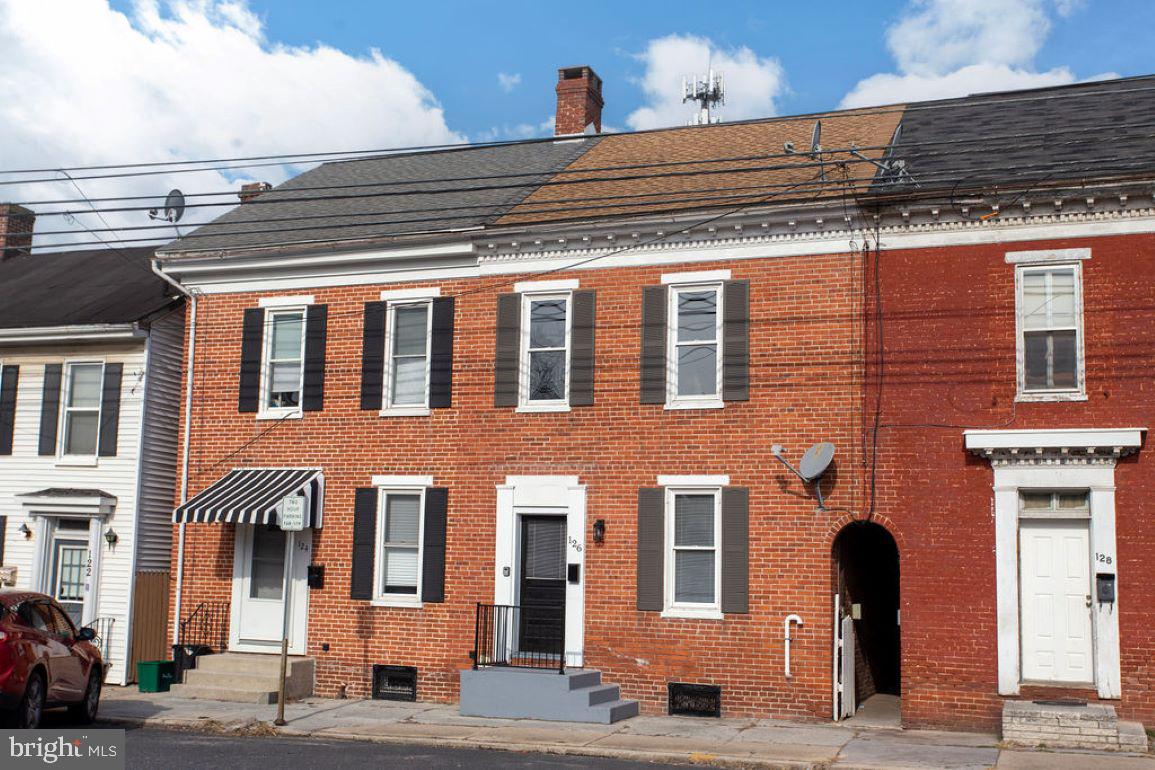 126 East Chestnut Street Hanover, PA 17331 - Photo 2 of 35 Gallery Image 2