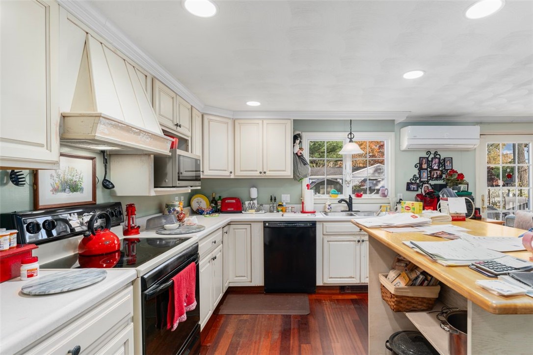 178 Manning Street Warwick, RI 02889 - Photo 9 of 47 Gallery Image 9