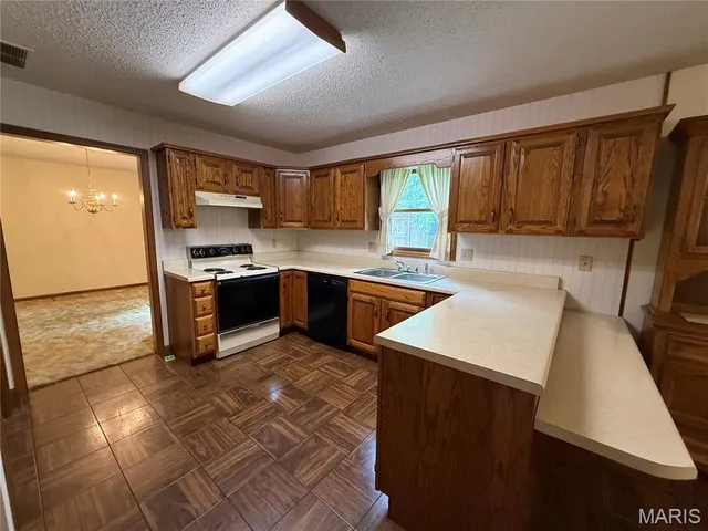 $219,000 | 217 Foust Drive, Sikeston, MO 63801