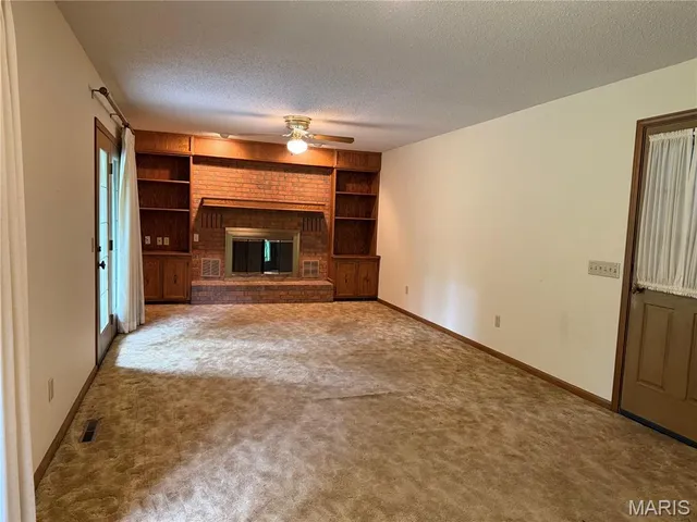 $219,000 | 217 Foust Drive, Sikeston, MO 63801