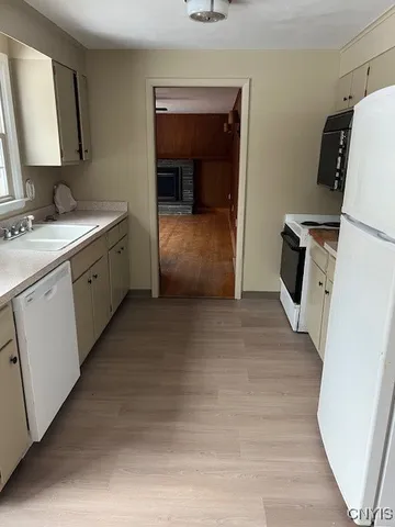 $2,900 | 4593 Brookhill Drive South, Manlius, NY 13104