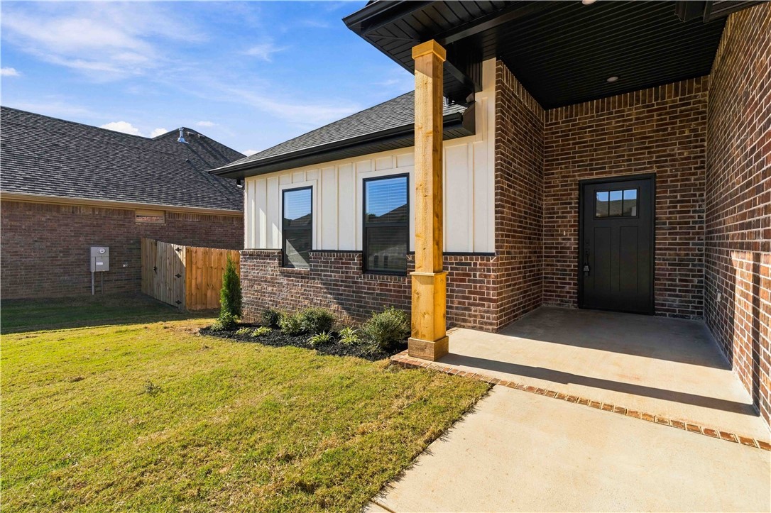91 Watson Lane Farmington, AR 72730 - Photo 3 of 37 Gallery Image 3