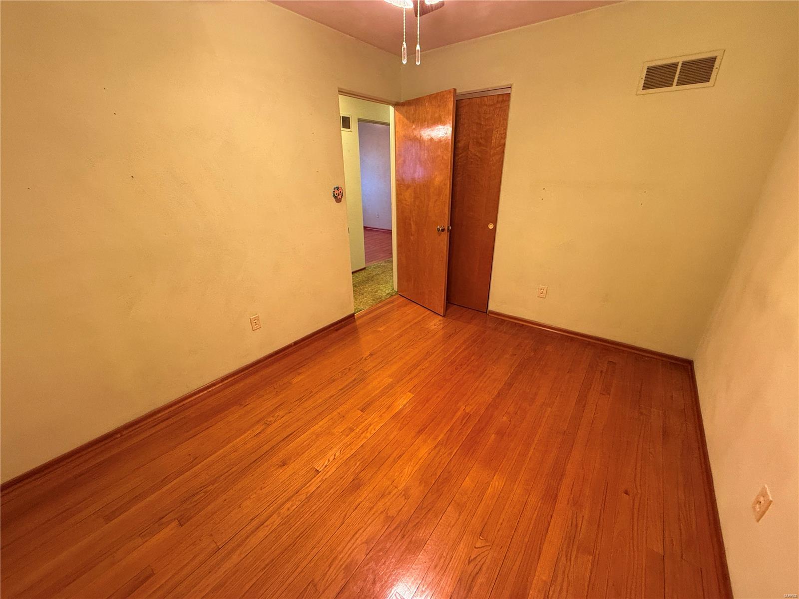 319 Doerr Street Roxana, IL 62084 - Photo 9 of 18