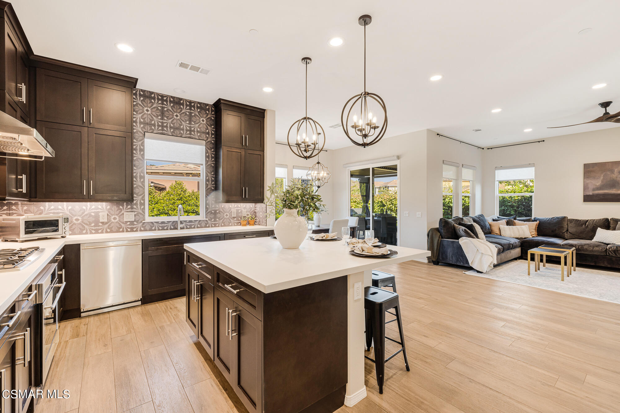 6896 Ridgemark Drive Moorpark, CA 93021 - Photo 17 of 42 6896 Ridgemark Ct, Moorpark-17