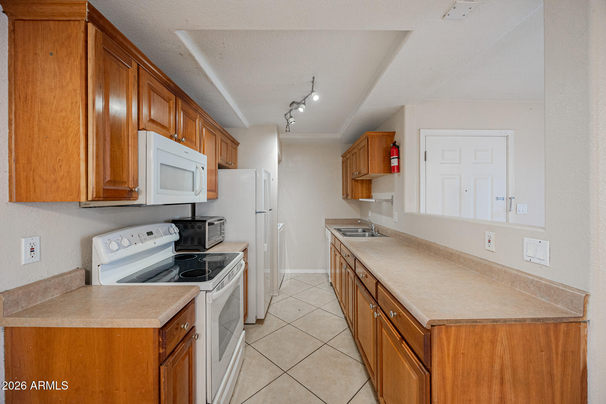 2121 West Royal Palm Road, Unit 1016 Phoenix, AZ 85021 - Photo 9 of 24 B33A2269