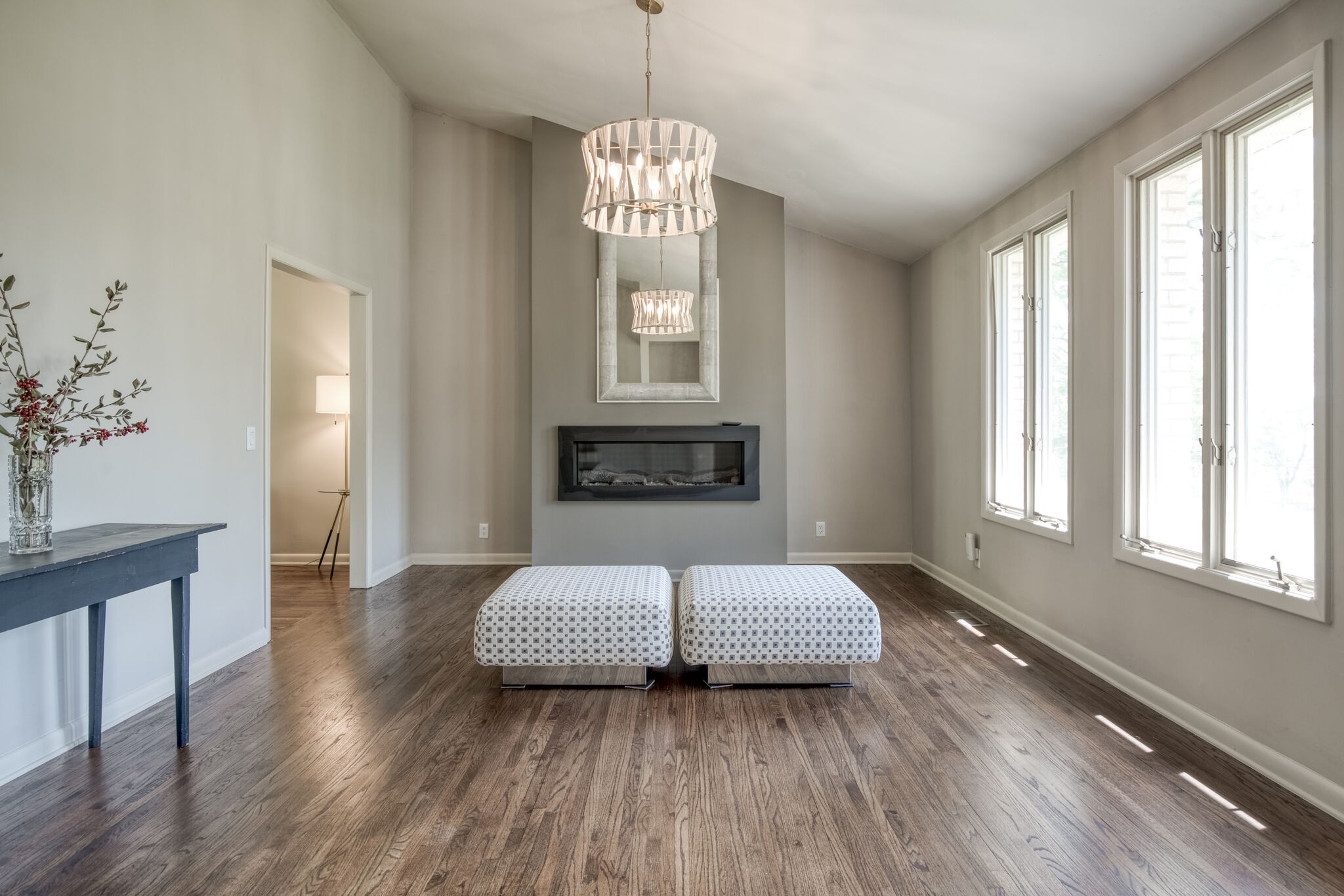 4134 West Hamilton Road Nashville, TN 37218 - Photo 6 of 35 a living room with a bed furniture and a window