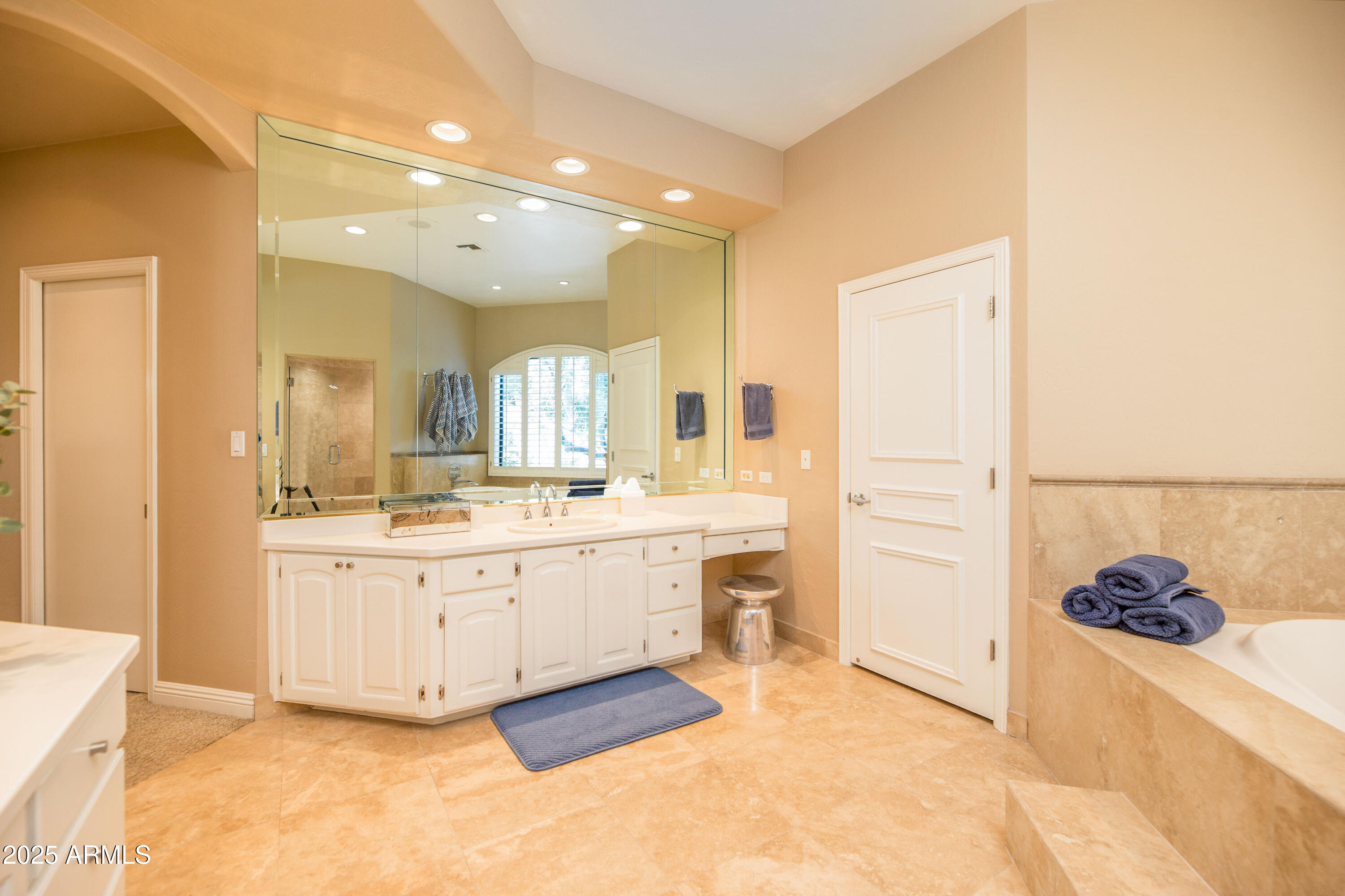 7878 East Gainey Ranch Road, Unit 35 Scottsdale, AZ 85258 - Photo 25 of 48 Primary Bath