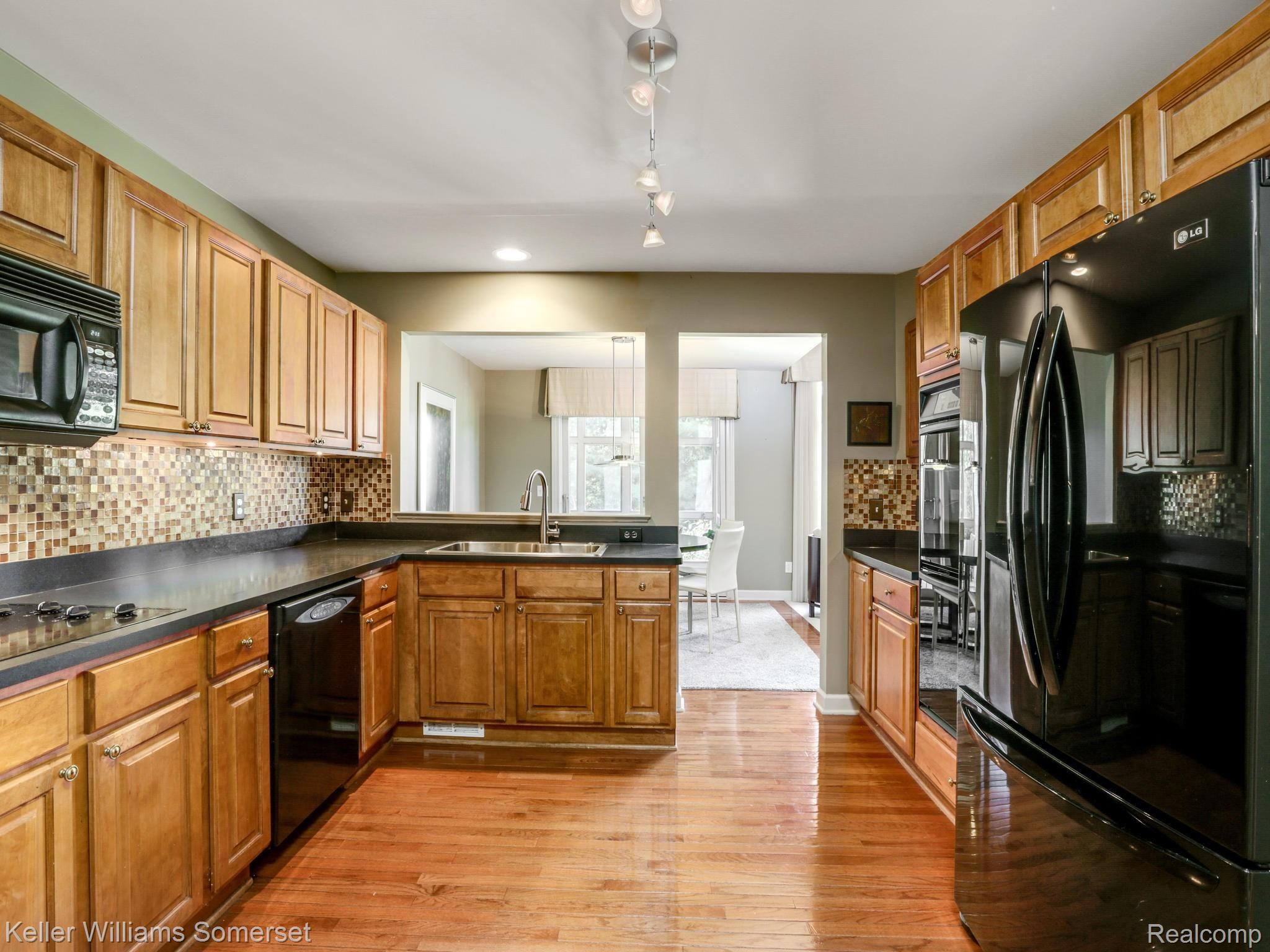 4699 Oakhurst Ridge Road Clarkston, MI 48348 - Photo 24 of 39 4699 Oakhurst Ridge Rd-013-014-4699 Oakhurst Ridge Road-MLS_Size.jpg