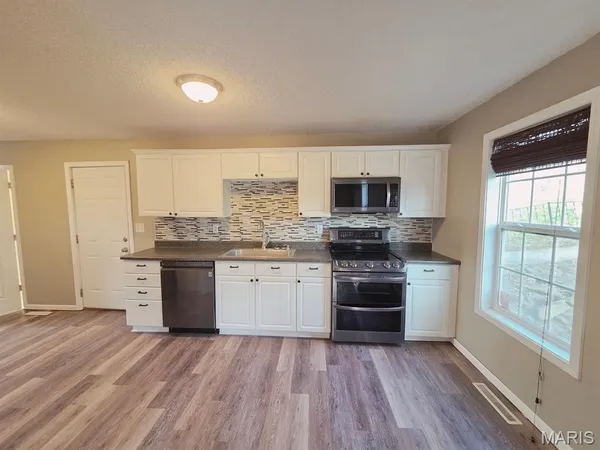 $198,000 | 501 Knox Street, La Grange, MO 63448